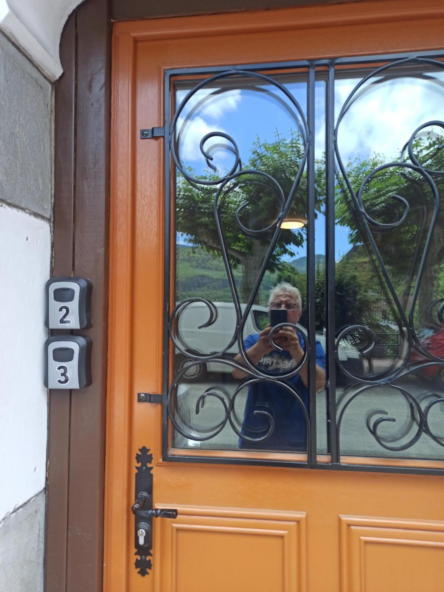 Appartements Touristique - La Colombiere Лурд Екстериор снимка